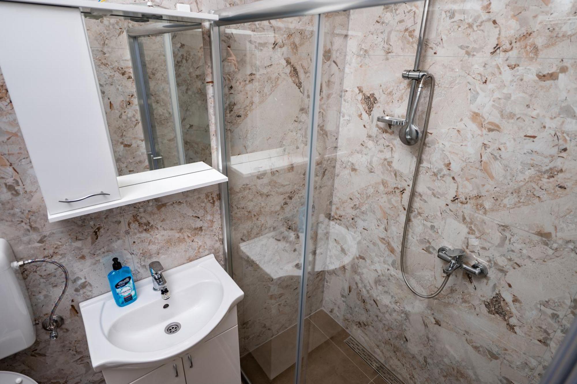 Apartmani Kaan Podgorica Exteriör bild