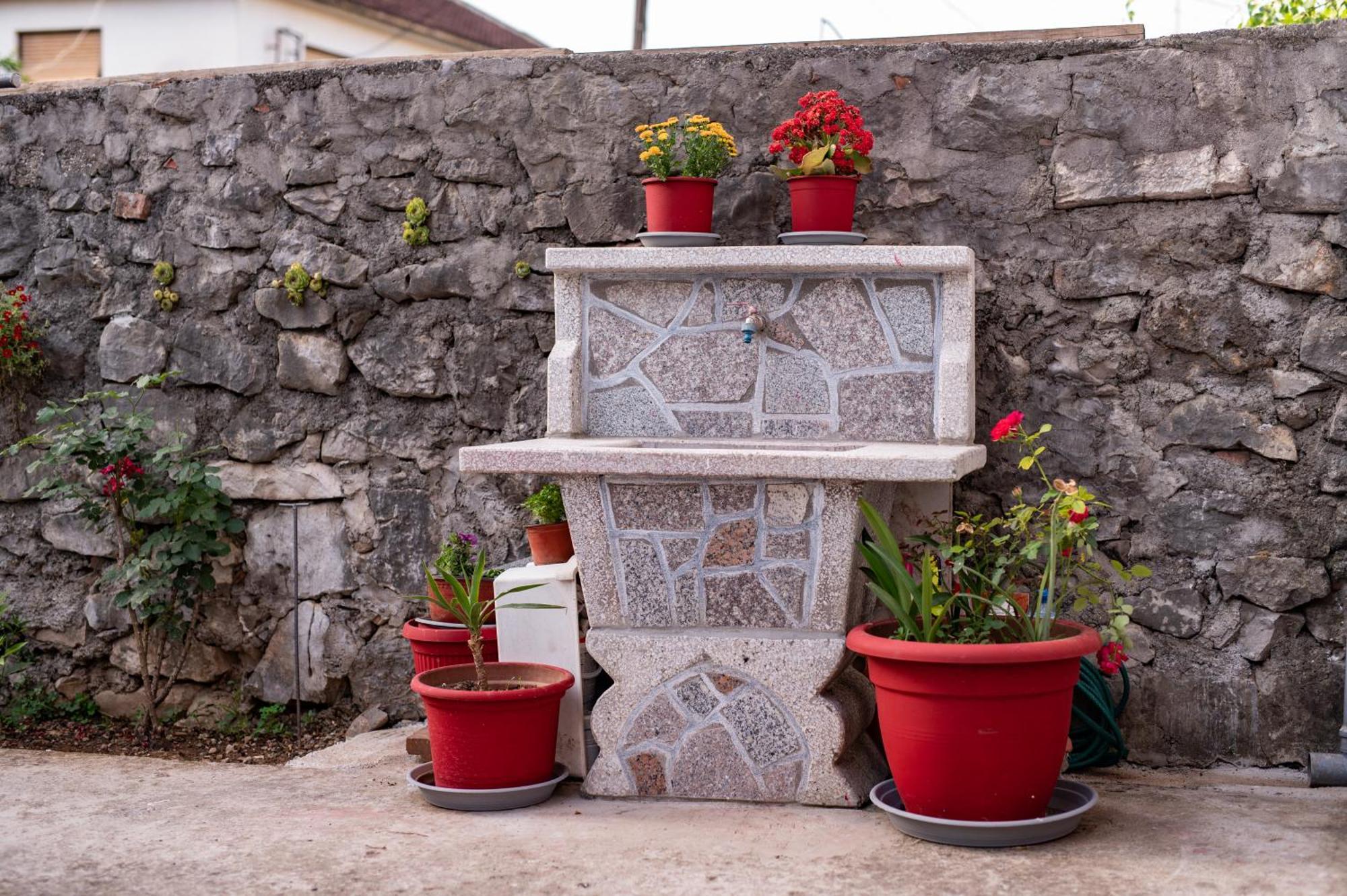 Apartmani Kaan Podgorica Exteriör bild
