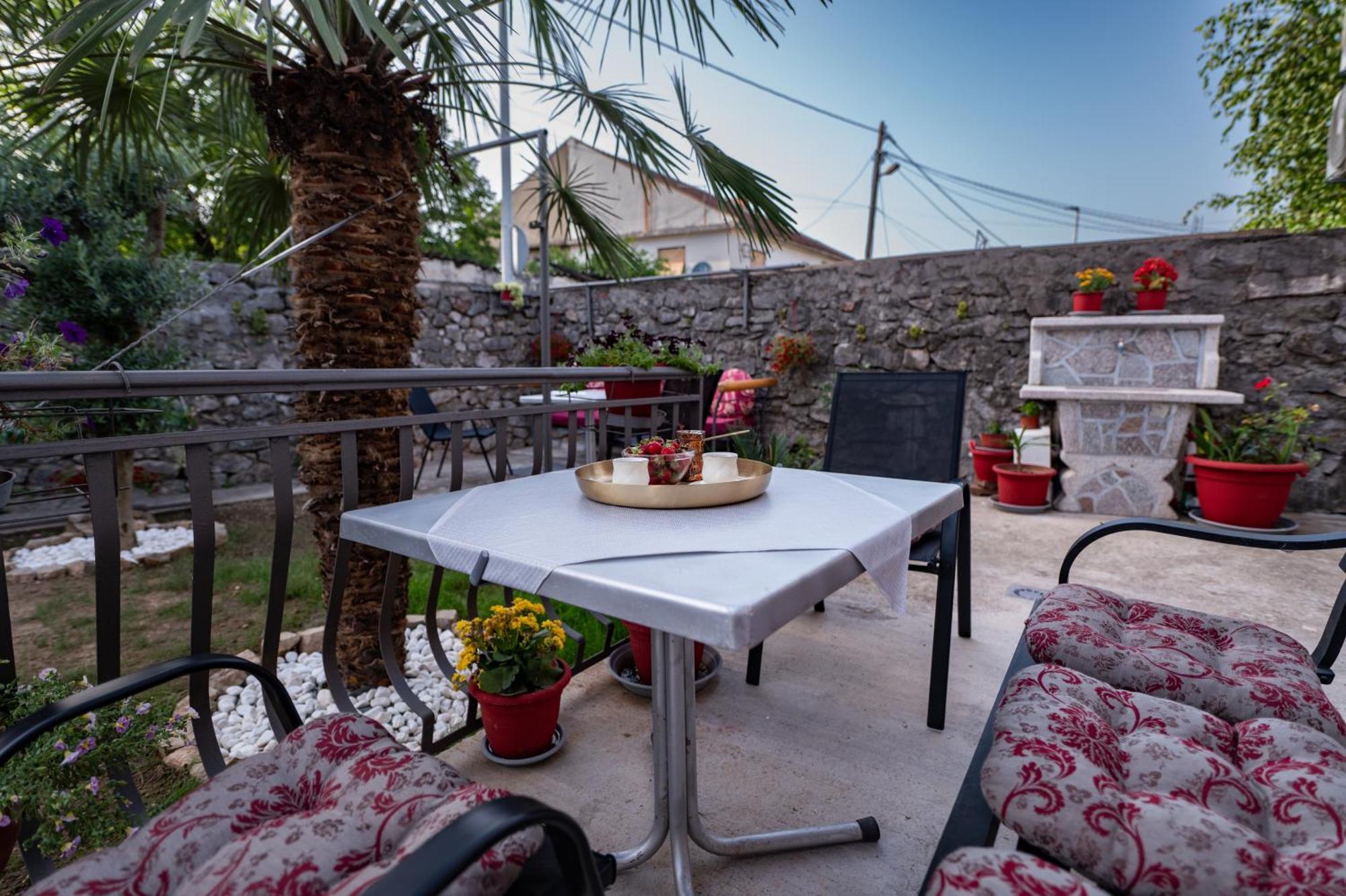 Apartmani Kaan Podgorica Exteriör bild