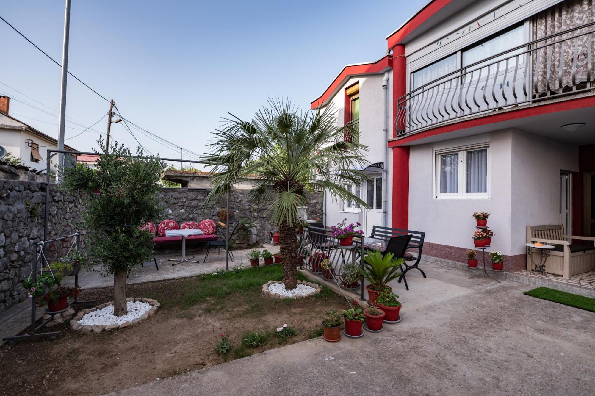 Apartmani Kaan Podgorica Exteriör bild