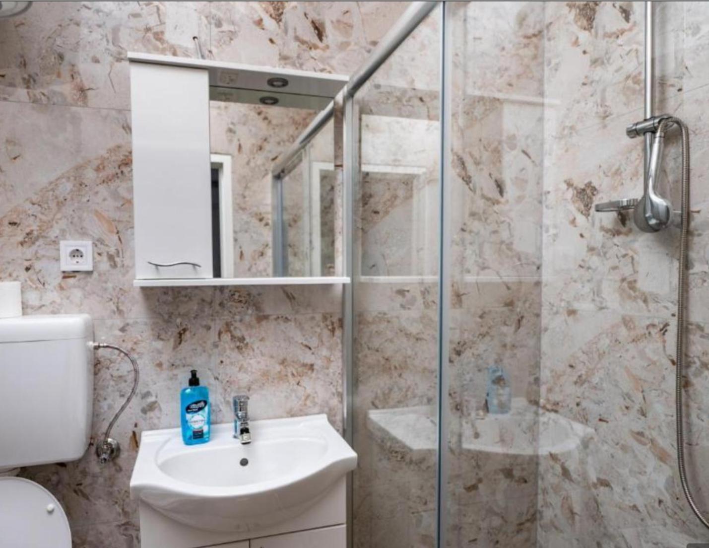 Apartmani Kaan Podgorica Exteriör bild